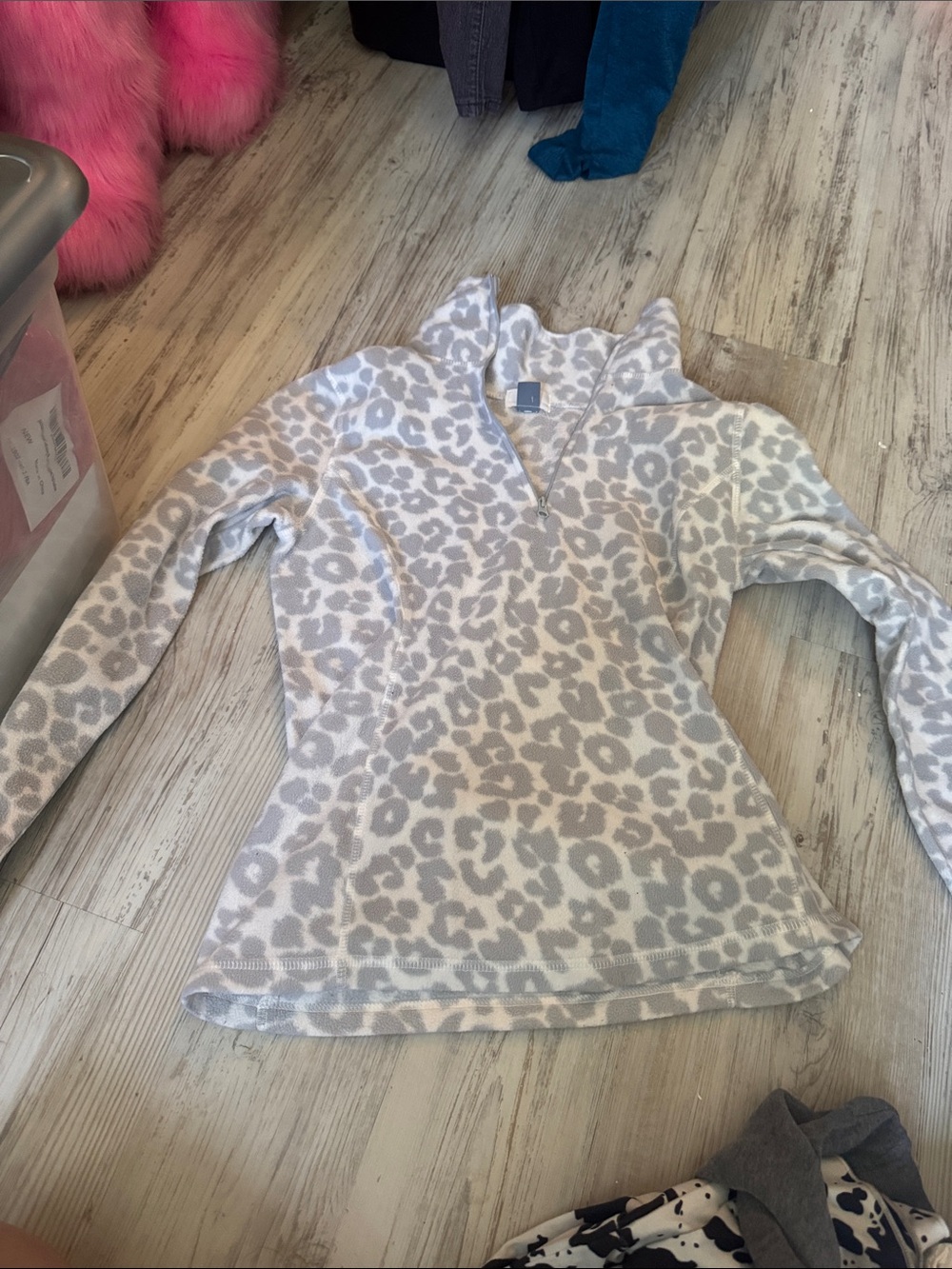 Old Navy Gray & White Leopard Print Pullover Hoodie